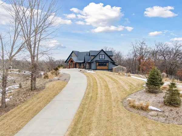 $1,300,000 | 771 Zumbro Oaks Lane Northwest, Oronoco, MN 55960