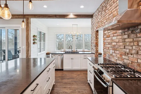 $1,300,000 | 771 Zumbro Oaks Lane Northwest, Oronoco, MN 55960