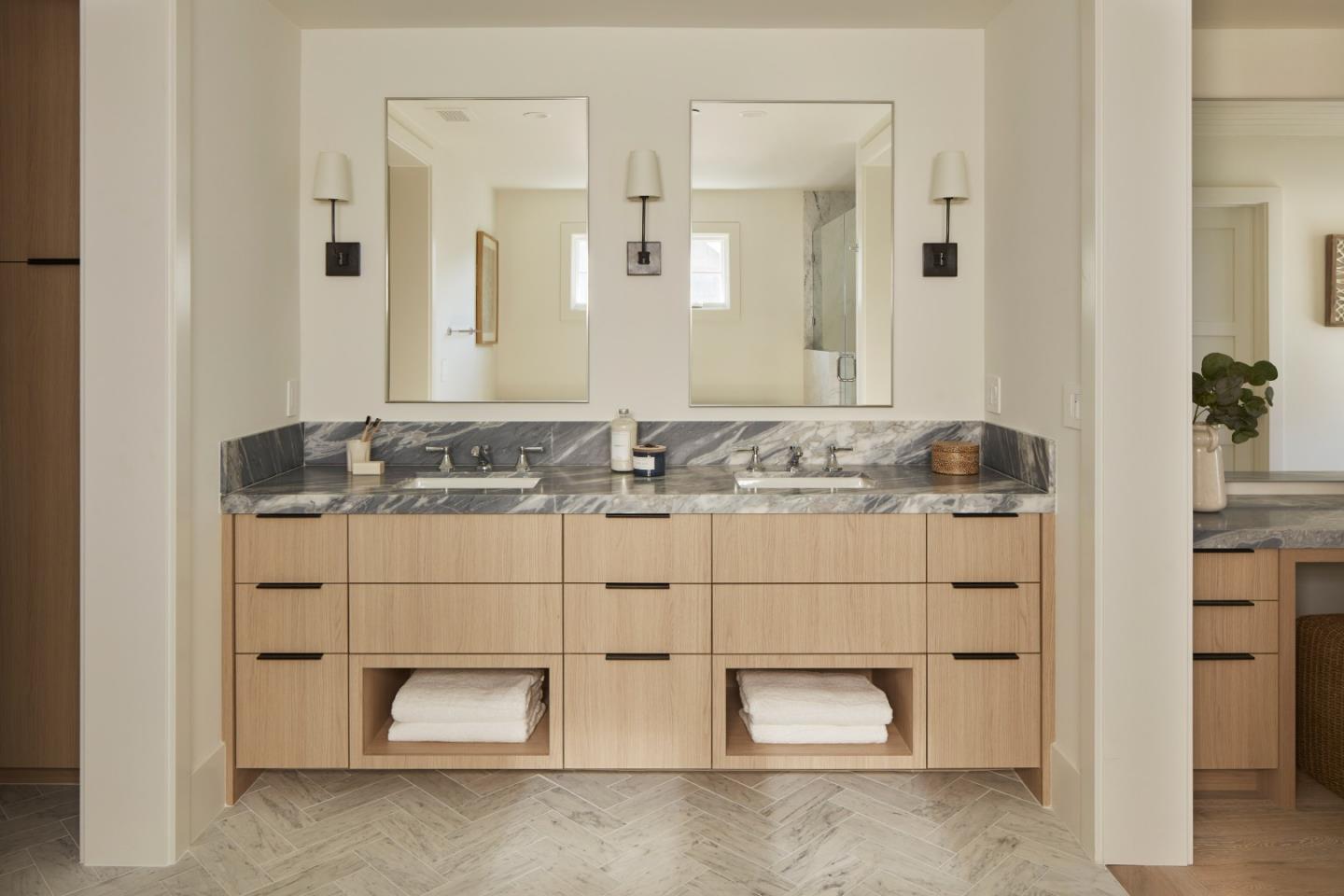 2113 Cully Place San Jose, CA 95124 - Photo 27 of 41 a bathroom with a sink and a mirror