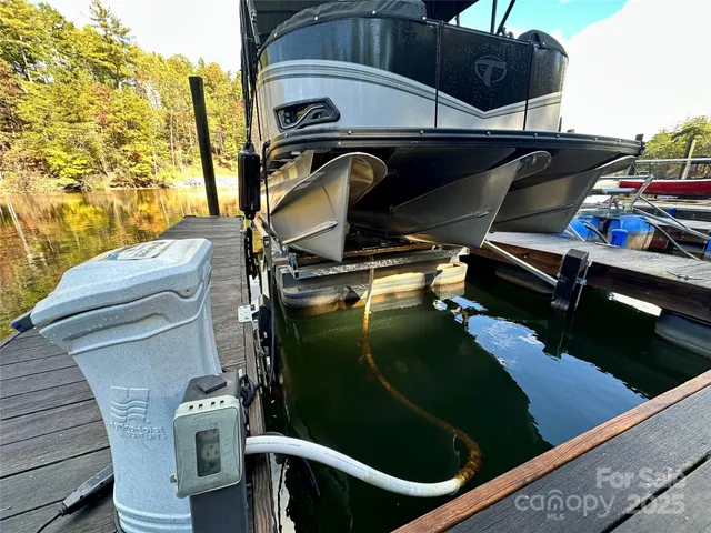 a view of outdoor space with lots of trees