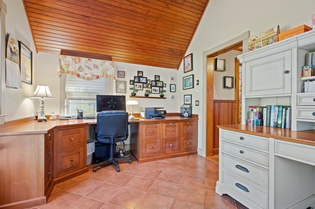 566 Bay Road Duxbury, MA 02332 - Photo 14 of 39 Gallery Image 14