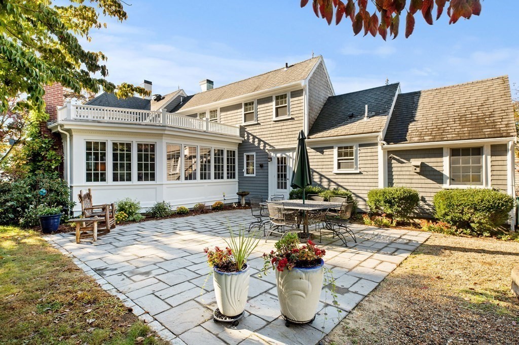 566 Bay Road Duxbury, MA 02332 - Photo 5 of 39 Gallery Image 5