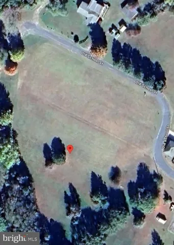a view of a bunch of flowers and covered with wooden fence