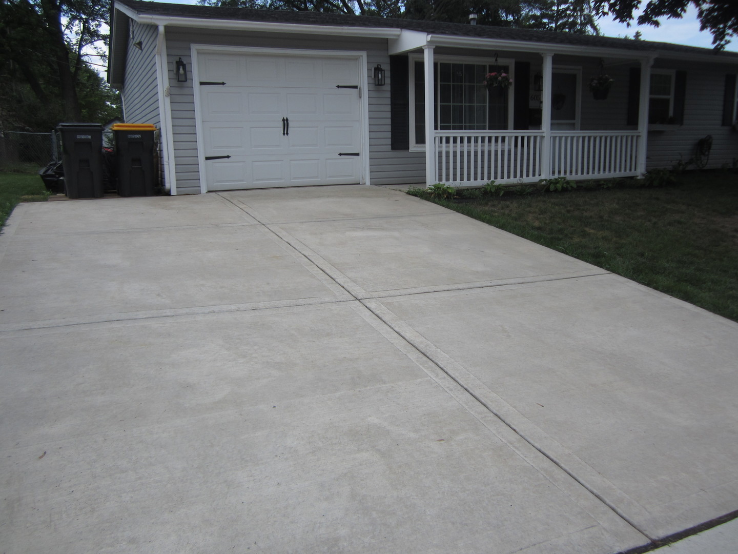 605 West Schaumburg Road Streamwood, IL 60107 - Photo 2 of 22 Gallery Image 2