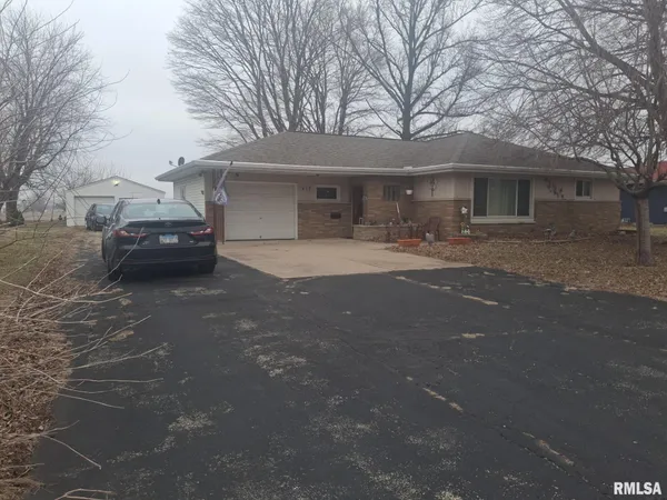 $179,900 | 417 North Toepfer Street, Tremont, IL 61568