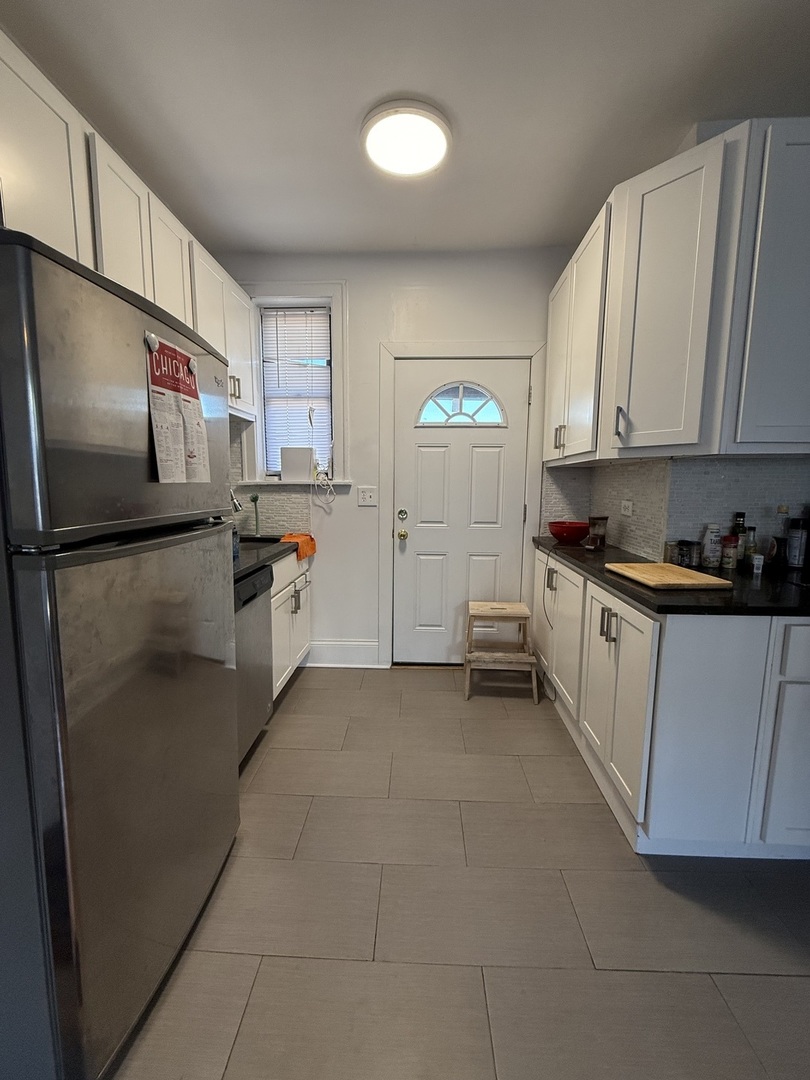 627 West Roscoe Street, Unit B3 Chicago, IL 60657 - Photo 5 of 13