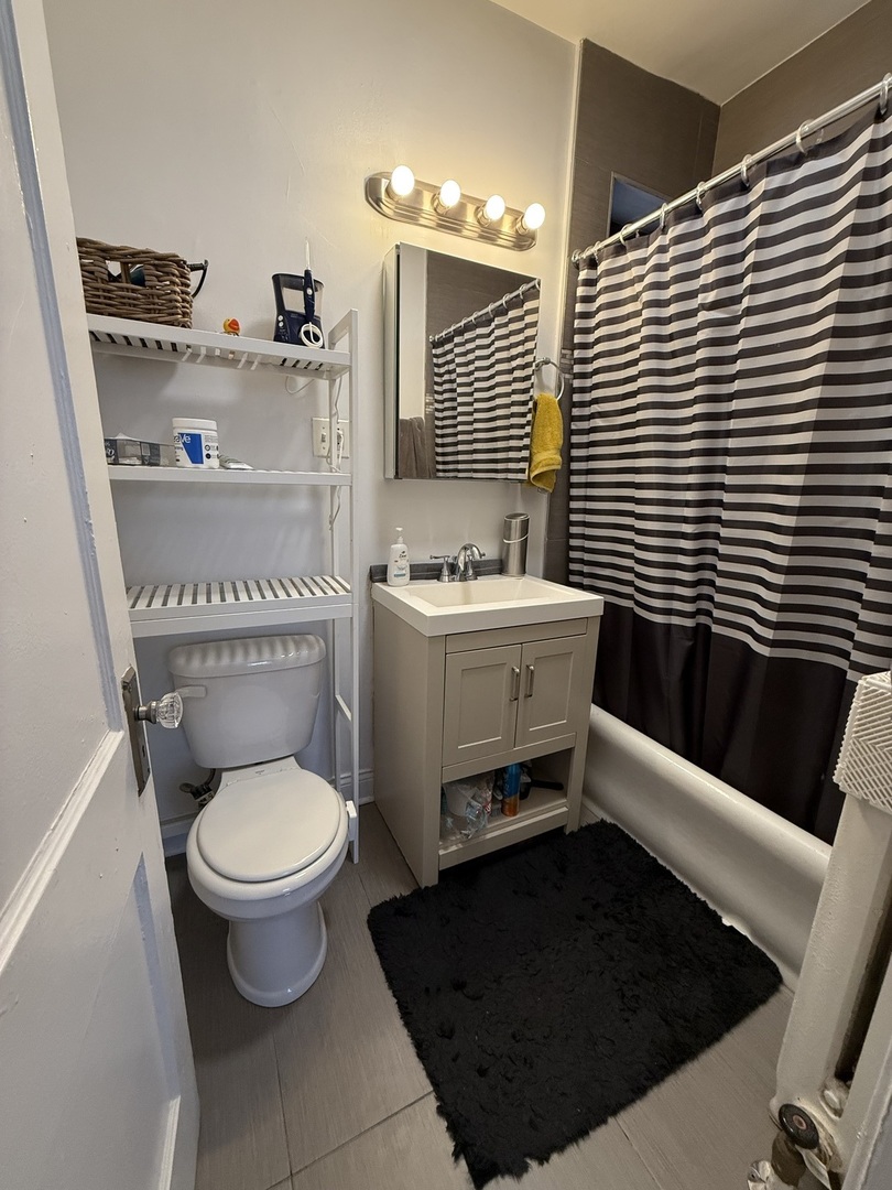 627 West Roscoe Street, Unit B3 Chicago, IL 60657 - Photo 9 of 13