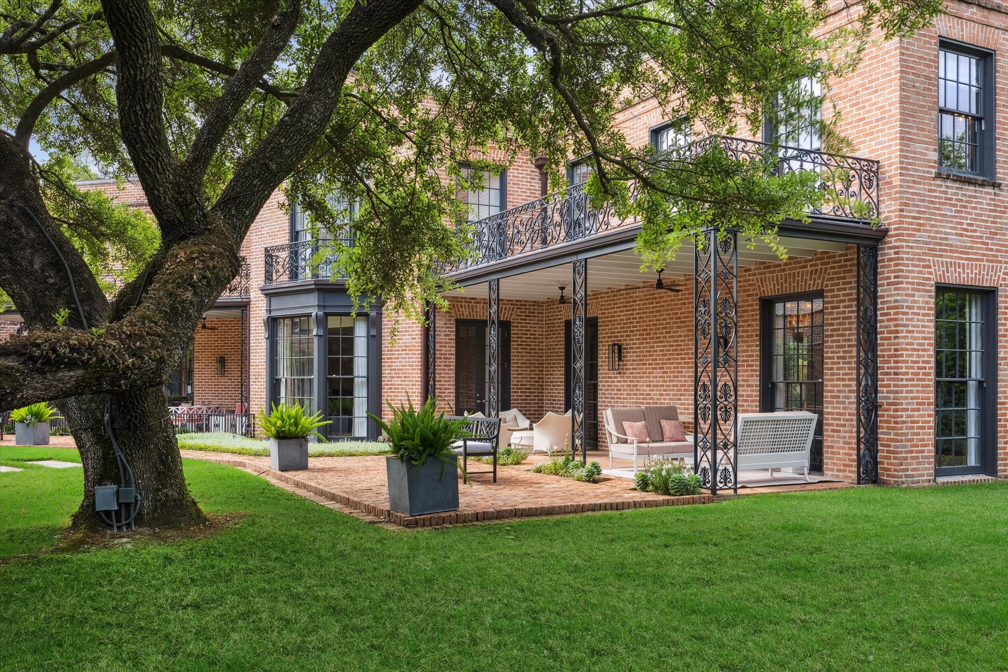 3 Remington Lane Houston, TX 77005 - Photo 37 of 48