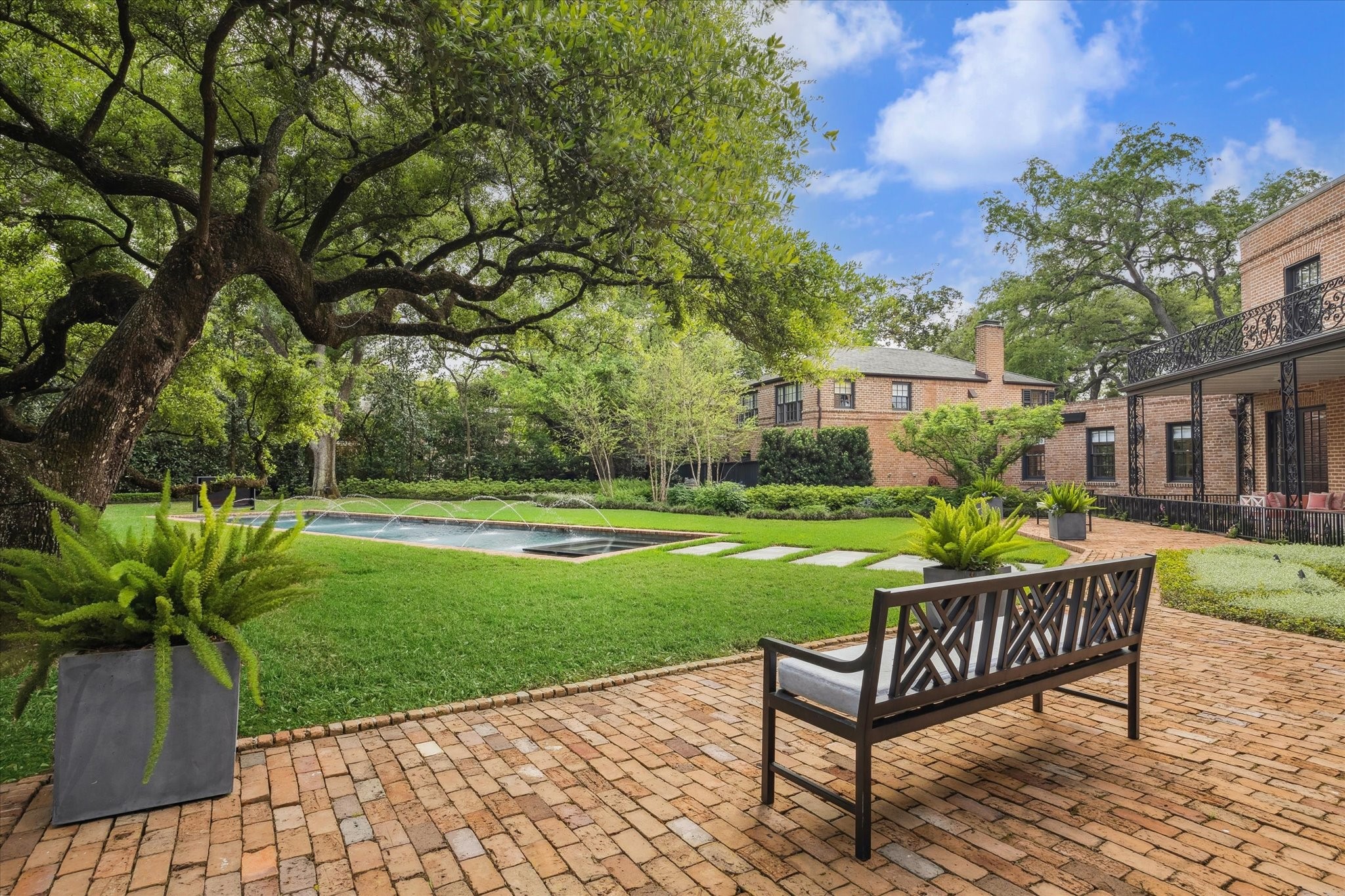 3 Remington Lane Houston, TX 77005 - Photo 39 of 48