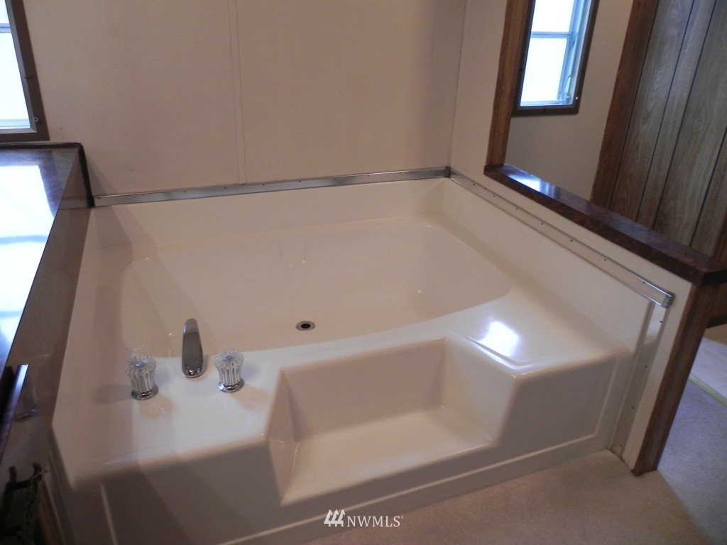1085 Red Apple Road Wenatchee, WA 98801 - Photo 11 of 14 Gallery Image 11
