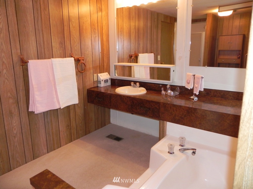 1085 Red Apple Road Wenatchee, WA 98801 - Photo 10 of 14 Gallery Image 10