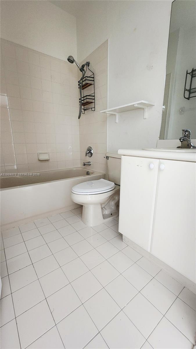 2715 Southeast 15th Place, Unit 156 Homestead, FL 33035 - Photo 12 of 32 Ground Floor Bathroom