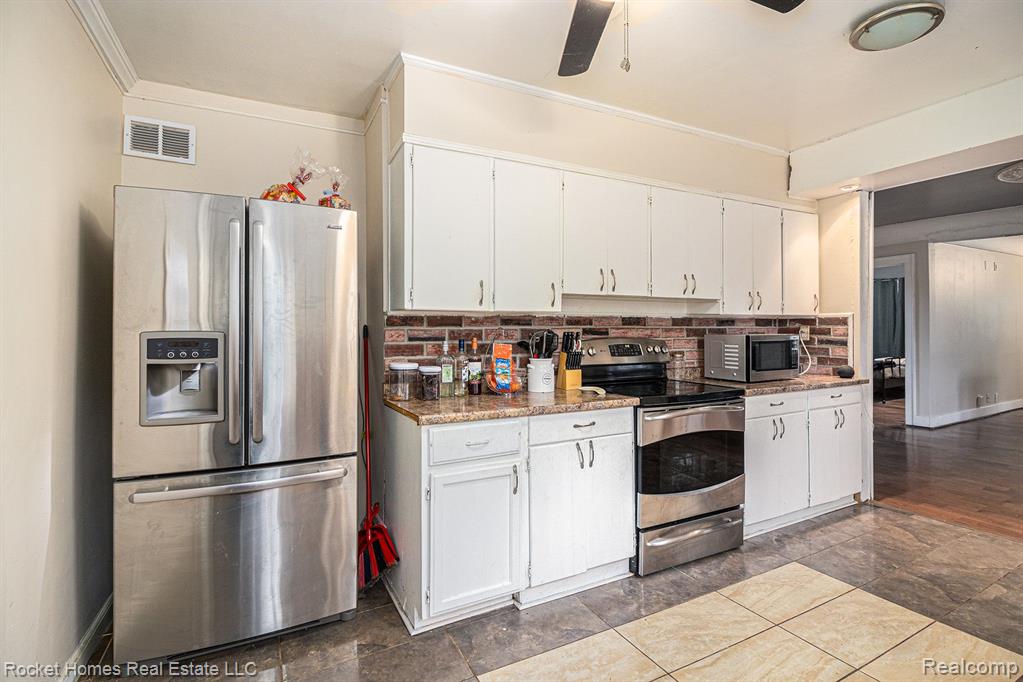 4011 Hannan Road Wayne, MI 48184 - Photo 13 of 34