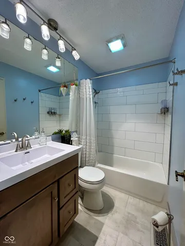 $214,500 | 5491 Vin Rose Lane, Lawrence, IN 46226