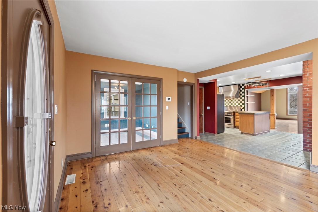 36800 Bainbridge Road Solon, OH 44139 - Photo 10 of 36 Gallery Image 10