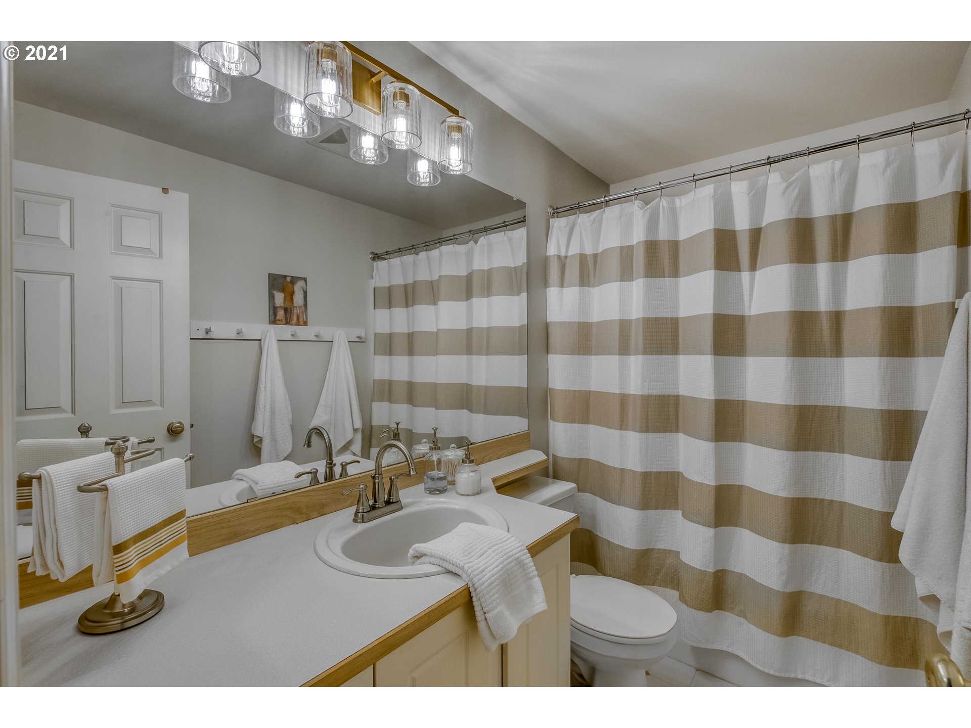 14403 Southwest Barrows Road Beaverton, OR 97007 - Photo 22 of 26 Gallery Image 22