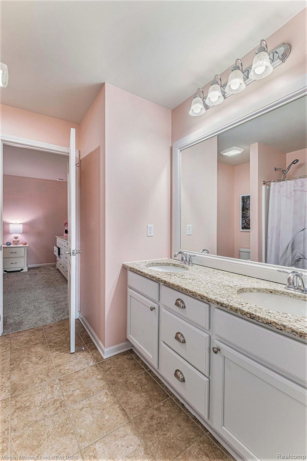 6941 Oakhurst Ridge Road Clarkston, MI 48348 - Photo 33 of 59 Granite/ceramic dual entry bath