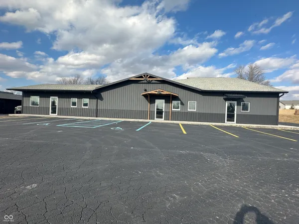 $1,950 | 1049 Indianapolis Road, Unit C, Greencastle, IN 46135