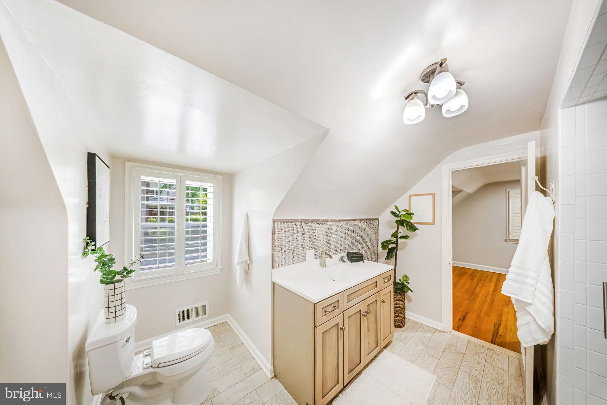 9920 Capitol View Avenue Silver Spring, MD 20910 - Photo 25 of 45