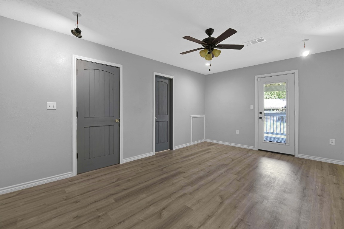 206 Miller Road Livingston, TX 77351 - Photo 14 of 27 Primary Bedroom