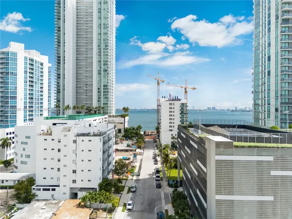 a picture of city view