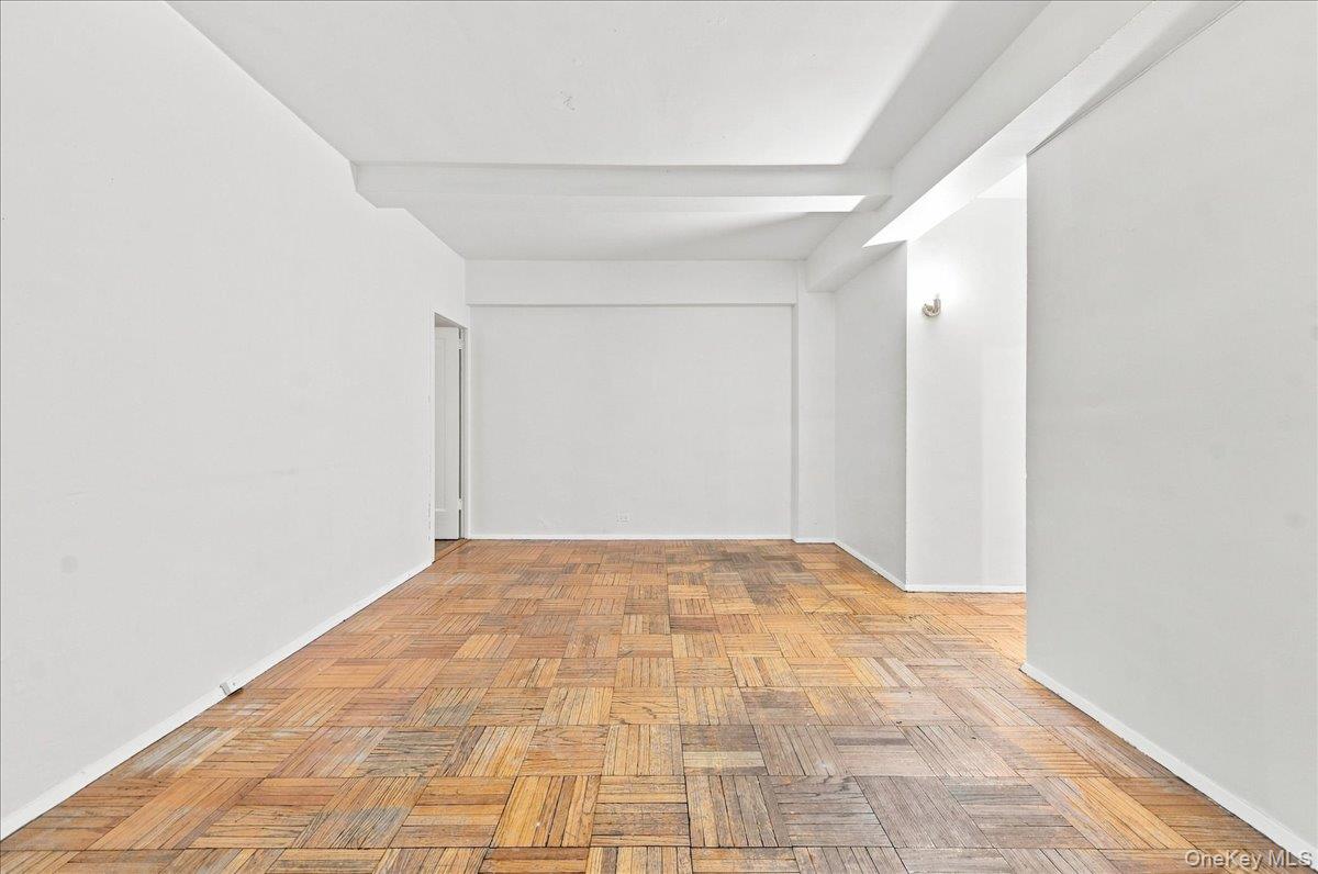 1589 Unionport Road, Unit ME Bronx, NY 10462 - Photo 3 of 16 Gallery Image 3