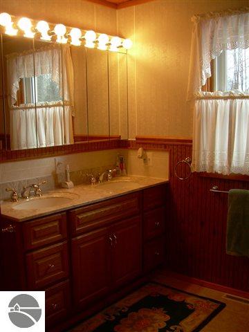 4300 Sparling Road Kingsley, MI 49649 - Photo 11 of 25 1712872-10.JPG