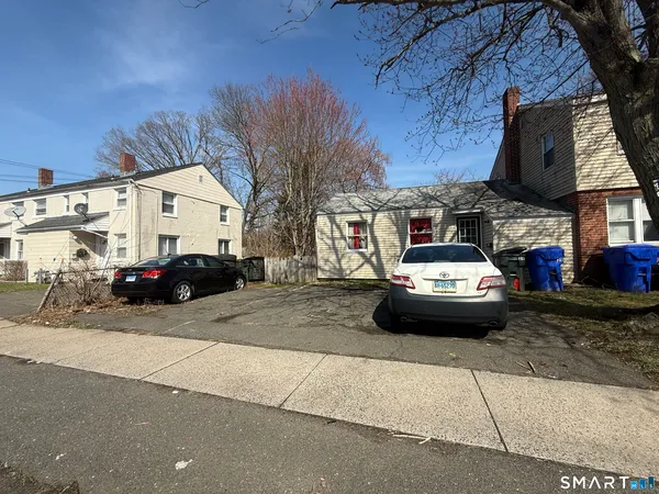 $1,400 | 33 Cannon Road, East Hartford, CT 06108