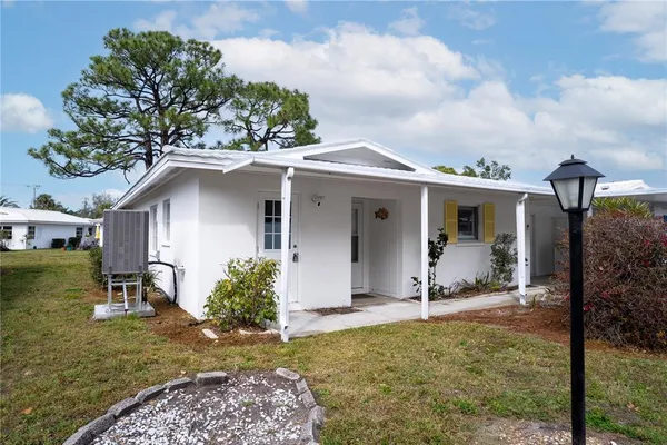 $315,000 | 216 Fair Winds Drive, Unit 216, Nokomis, FL 34275