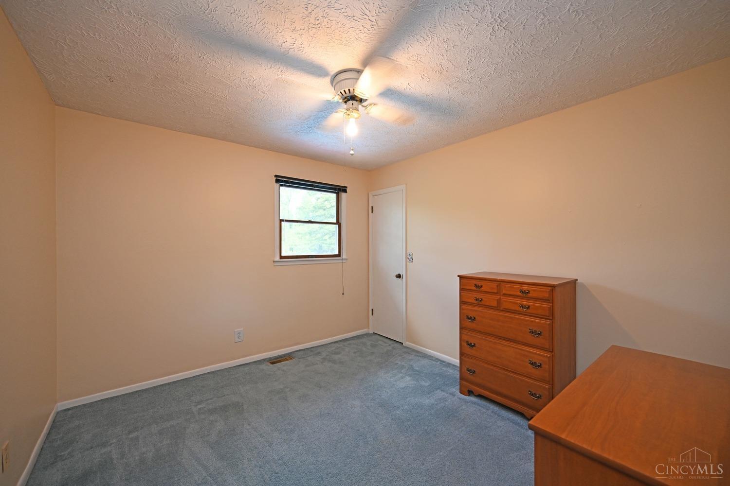 8275 Daleview Road Cincinnati, OH 45247 - Photo 26 of 41 Gallery Image 26