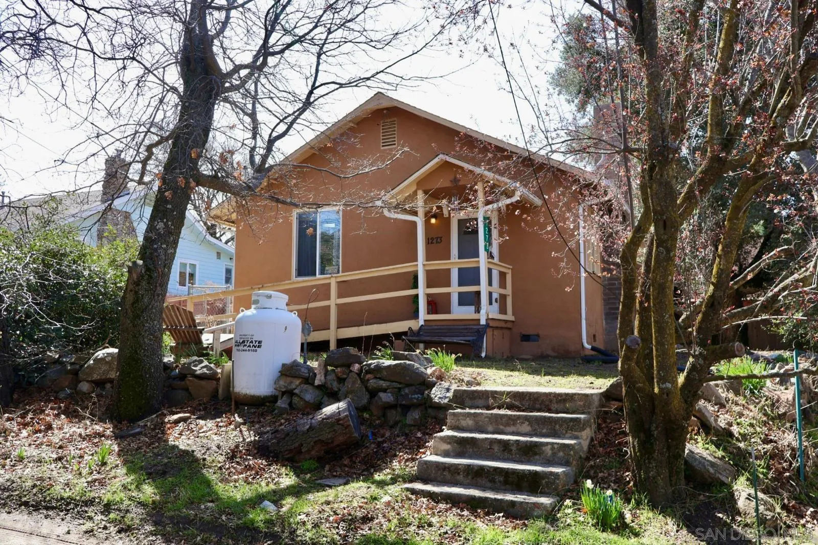 1273 Ridge Trail Julian, CA 92036 - Photo 1 of 33 a front view of a house with a yard