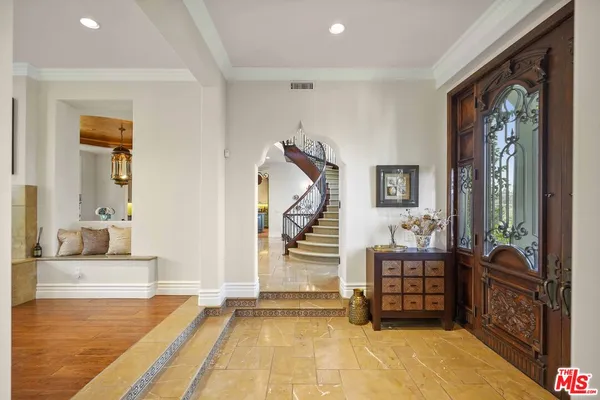 $3,499,000 | 10940 Terryview Drive, Studio City, CA 91604