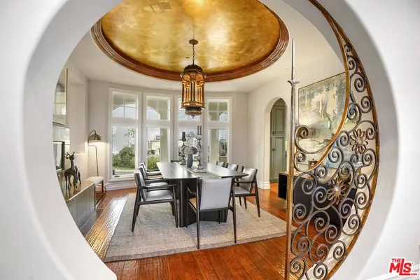 $3,499,000 | 10940 Terryview Drive, Studio City, CA 91604