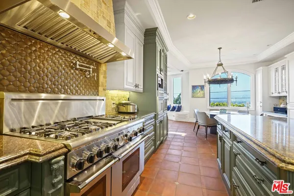 $3,499,000 | 10940 Terryview Drive, Studio City, CA 91604