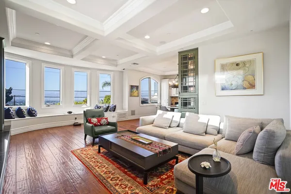 $3,499,000 | 10940 Terryview Drive, Studio City, CA 91604