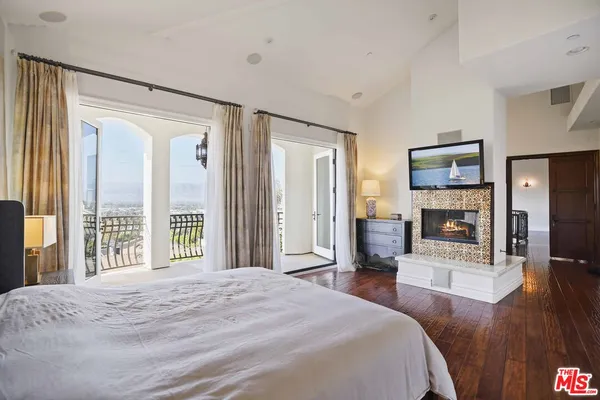 $3,499,000 | 10940 Terryview Drive, Studio City, CA 91604