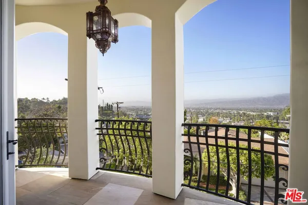 $3,499,000 | 10940 Terryview Drive, Studio City, CA 91604