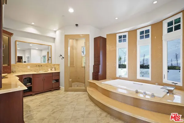 $3,499,000 | 10940 Terryview Drive, Studio City, CA 91604