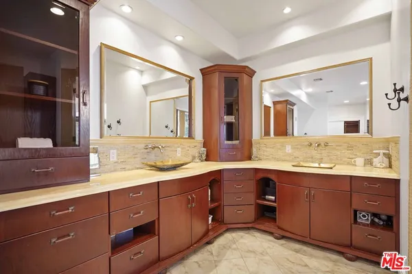 $3,499,000 | 10940 Terryview Drive, Studio City, CA 91604