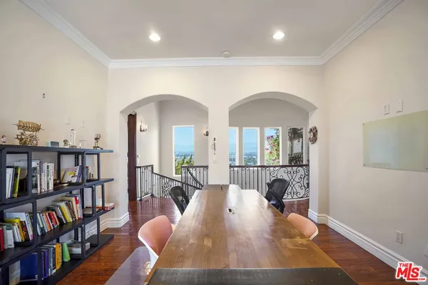 $3,499,000 | 10940 Terryview Drive, Studio City, CA 91604