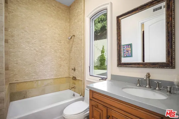 $3,499,000 | 10940 Terryview Drive, Studio City, CA 91604