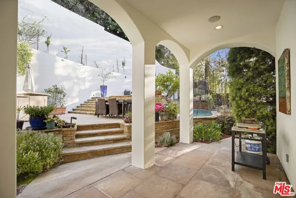 $3,499,000 | 10940 Terryview Drive, Studio City, CA 91604