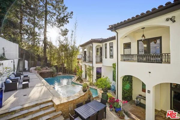 $3,499,000 | 10940 Terryview Drive, Studio City, CA 91604