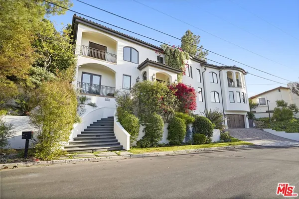 $3,499,000 | 10940 Terryview Drive, Studio City, CA 91604