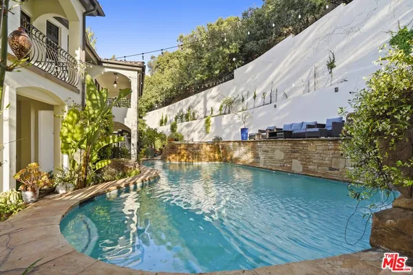 $3,499,000 | 10940 Terryview Drive, Studio City, CA 91604