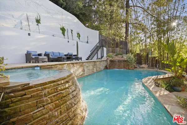$3,499,000 | 10940 Terryview Drive, Studio City, CA 91604