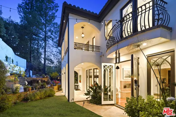 $3,499,000 | 10940 Terryview Drive, Studio City, CA 91604