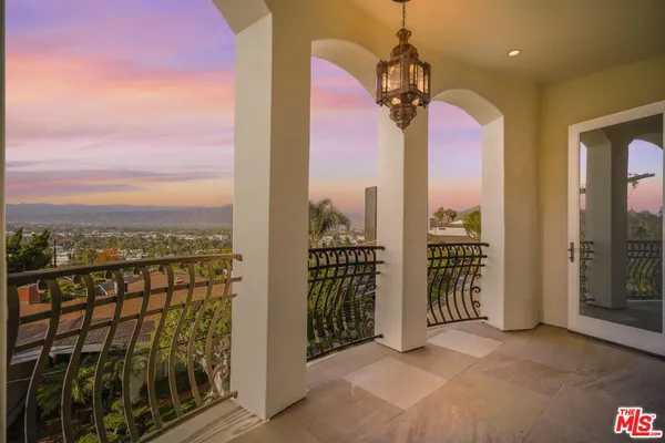 $3,499,000 | 10940 Terryview Drive, Studio City, CA 91604