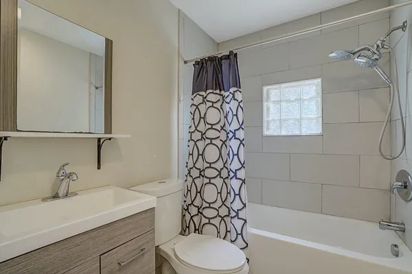 $2,750 | 326 Southeast 1st Avenue, Delray Beach, FL 33444