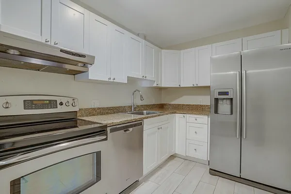 $2,750 | 326 Southeast 1st Avenue, Delray Beach, FL 33444